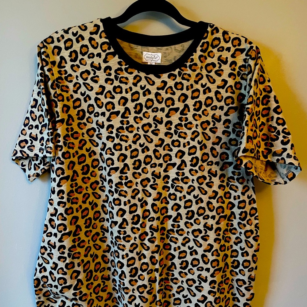 Boutique Cheetah Print Short Sleeve Tee